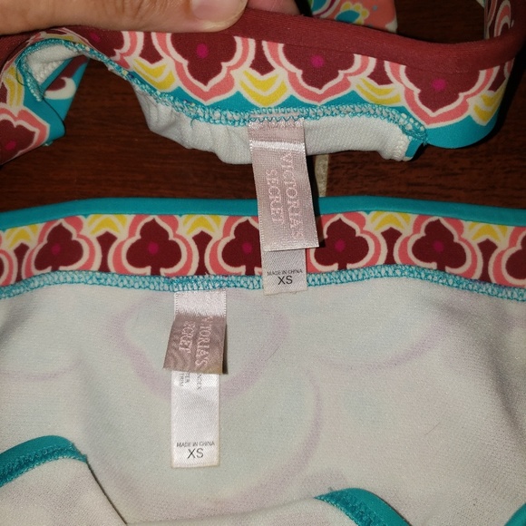 Victoria's Secret Bikini - Picture 2 of 2